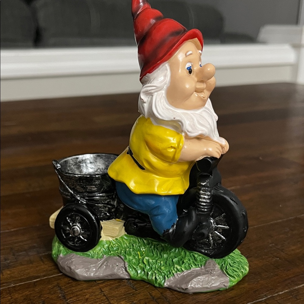 Garden Gnome Trike Planter - Red Hat, Yellow Coat